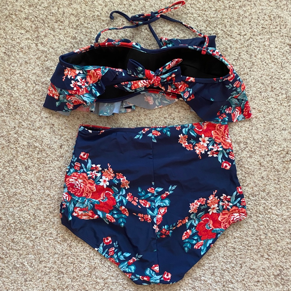 Women’s Swimsuit - Picture 6 of 10